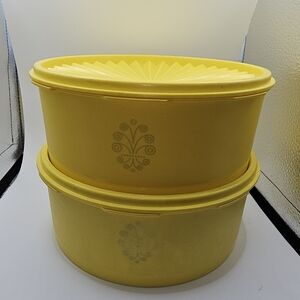 Vintage tupperware set of 2